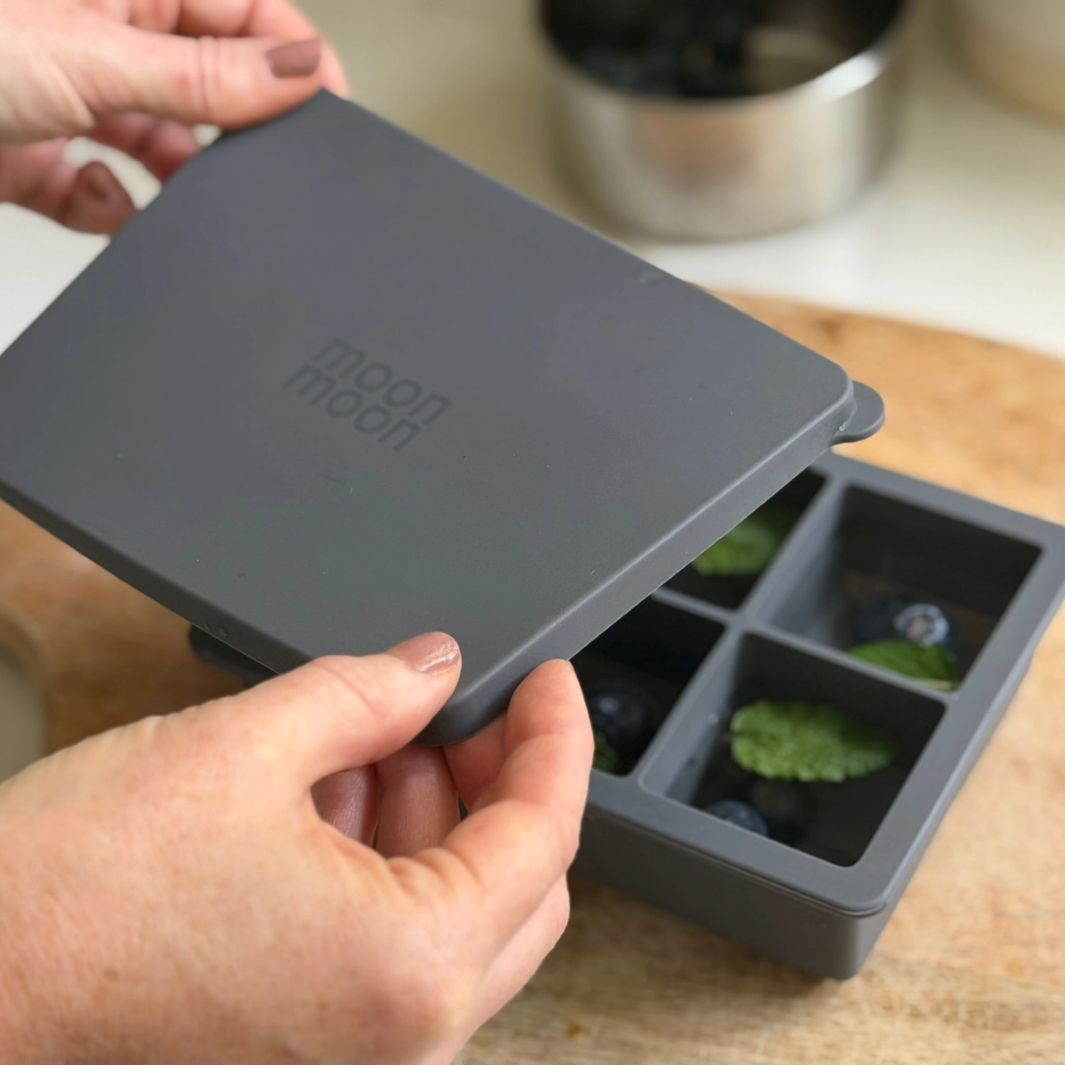 Giant Silicone Ice Cube Tray with Lid