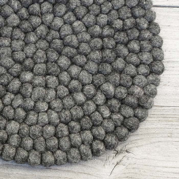 Mildo Felt Ball Tablemat - Green Tulip