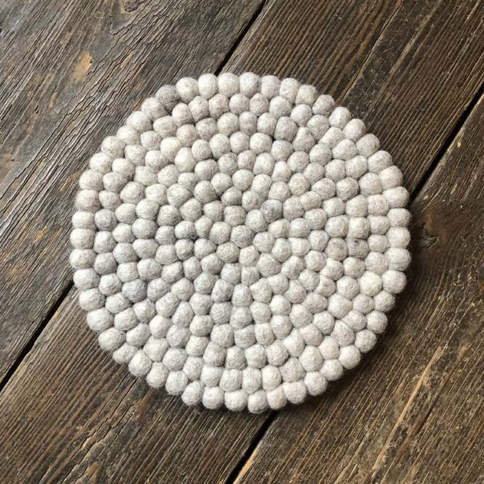 Mildo Felt Ball Tablemat - Green Tulip