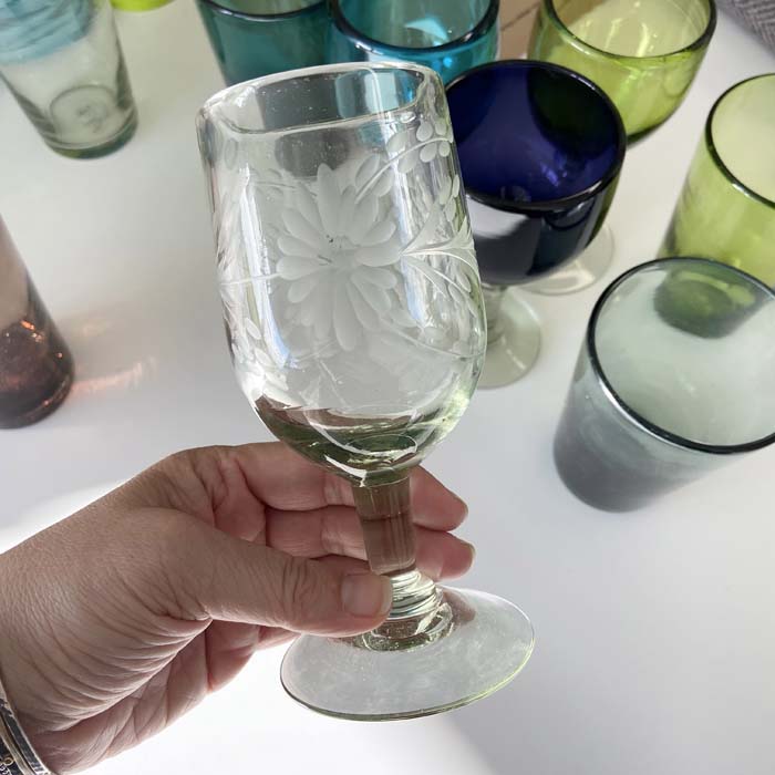 Tulip Wine Glass Engraved - Clear