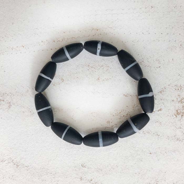 Jangali Monochrome Recycled Glass Bead Bracelet - Black & White